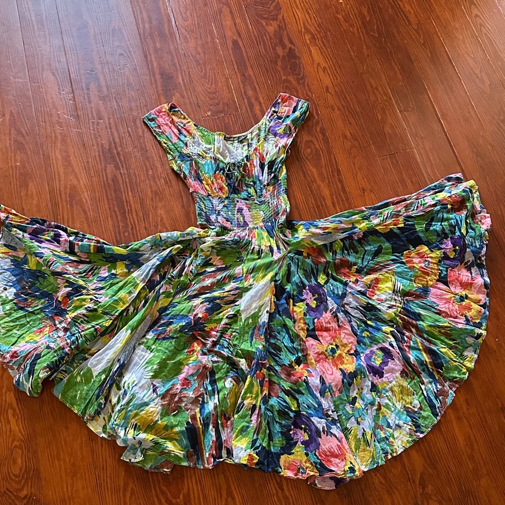 NWOT $$$ peasant dress 100% cotton, very full skirt, On/off shoulder. Stretch.